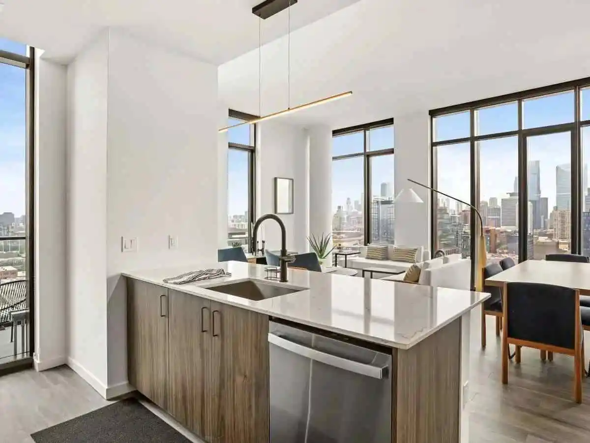 3 bedroom Chicago Apartment with city view