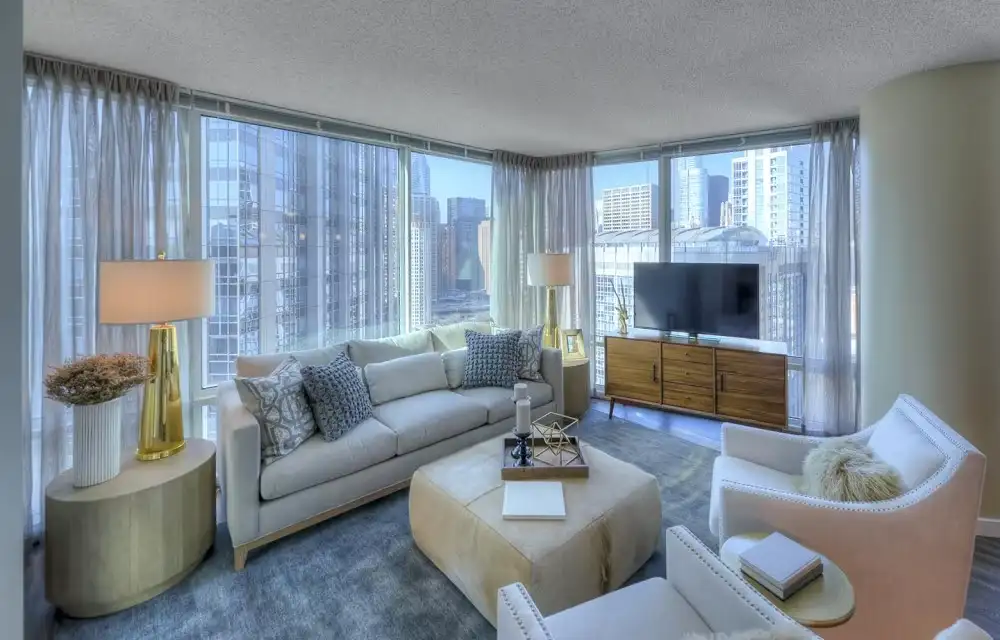 3 Bedroom Apartment Streeterville Chicago